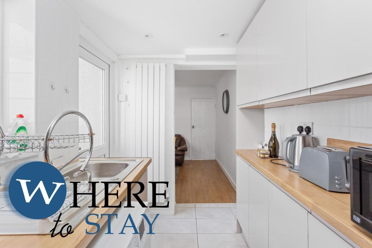 Entire Modern House City Center Barrow-in-Furness Extérieur photo