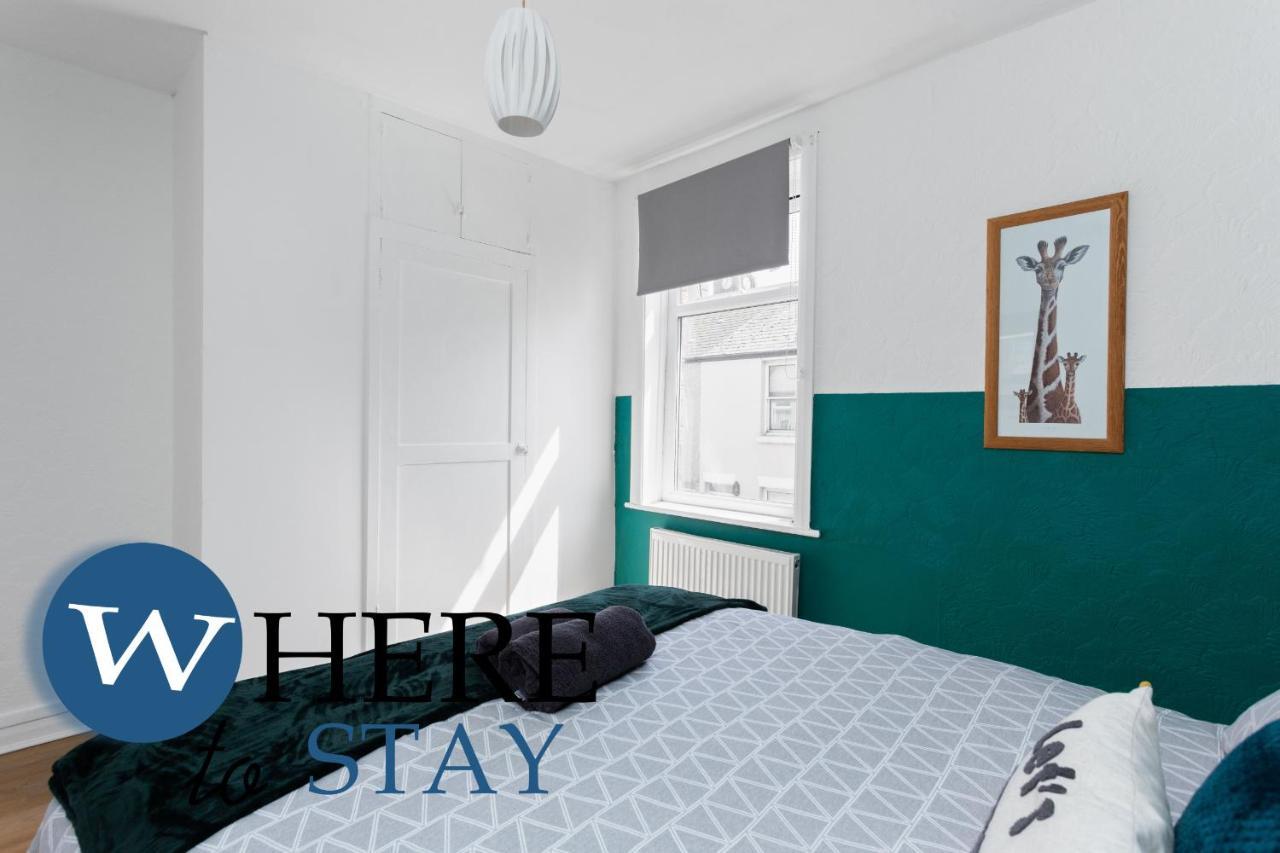 Entire Modern House City Center Barrow-in-Furness Extérieur photo